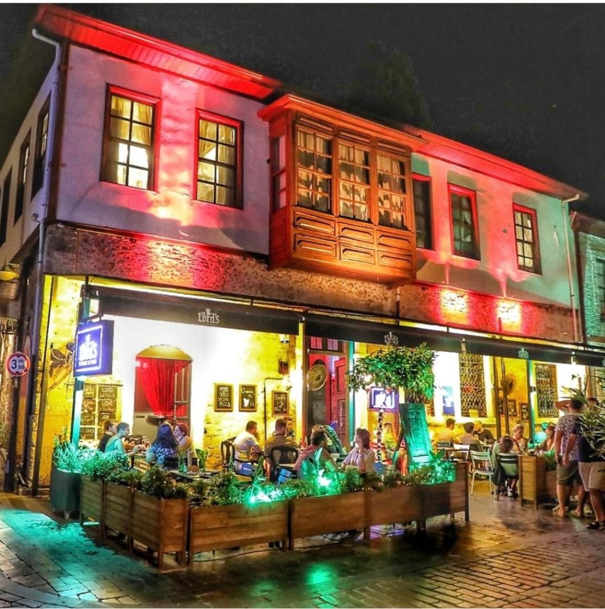 Lords Hostel & Pub Antalya Exterior photo